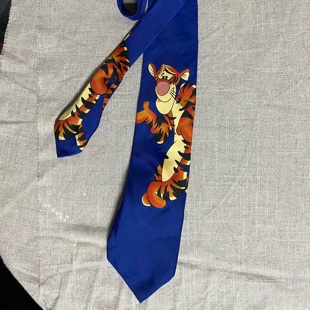 “Tigger”Tie - Picture 1 of 2